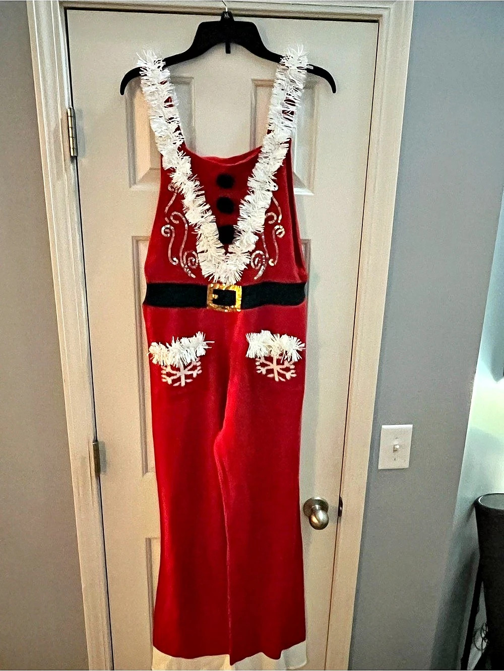 Eyeshadow Santa Christmas Jumpsuit in Red & Black Size Large Like New